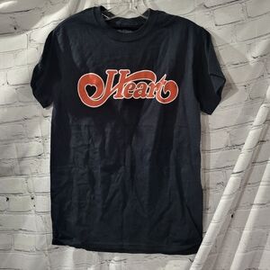 Heart Graphic Black tour  T-Shirt